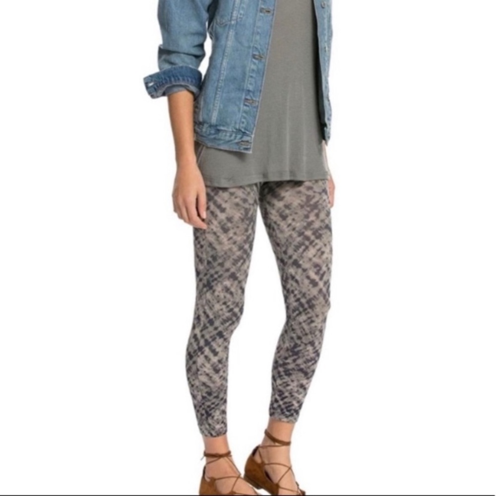 NWT SPANX Look at me Now Legging Gray Multi S/2-4